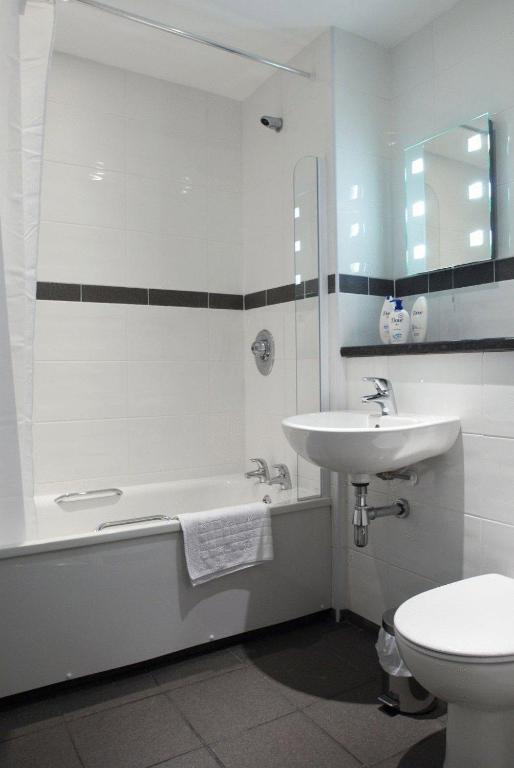 The Barns Hotel Cannock Habitación foto